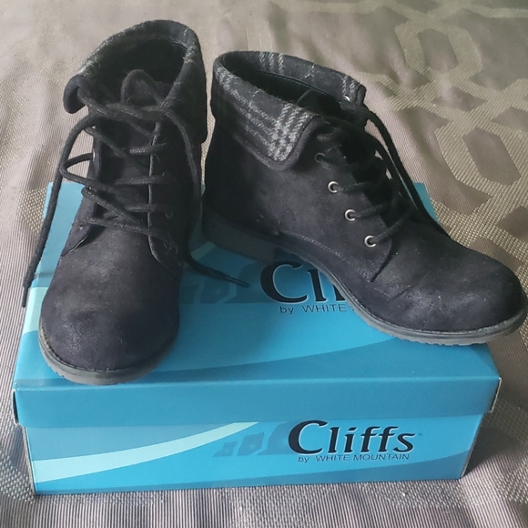 Black Ankle Boots - Picture 1 of 4